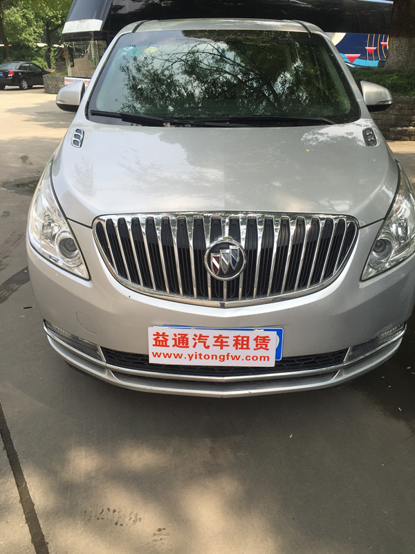 本公司购置一辆豪华版别克商务车，欢迎新老客户来订车！